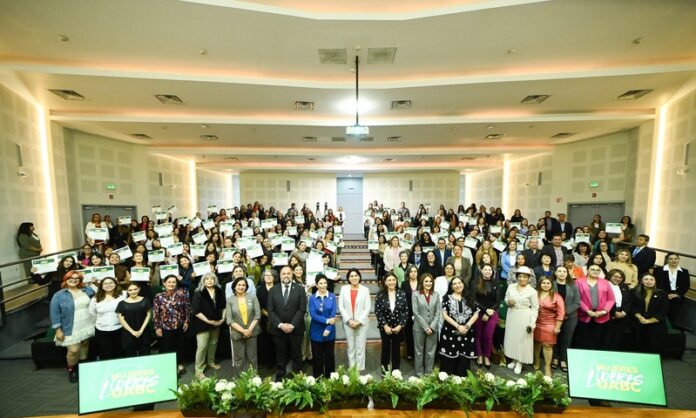 Clausura_Mujeres_Líderes_UABC01