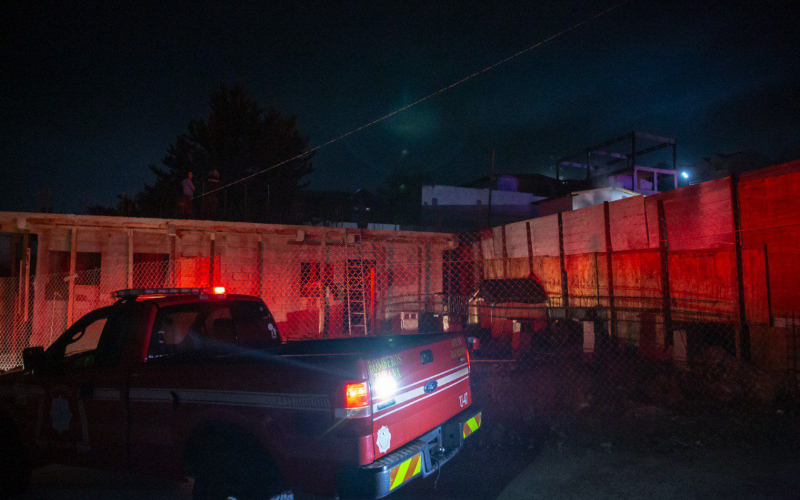 Incendio consume vivienda de madera en la colonia El Tecolote - Diario ...