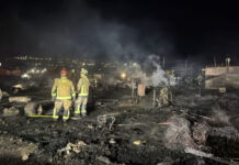 Incendio consume al menos ocho viviendas en Terrazas del Valle