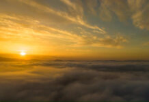 Amanecer colorido ilumina Tijuana este domingo