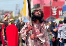 Avanza el viacrucis en Zona Centro