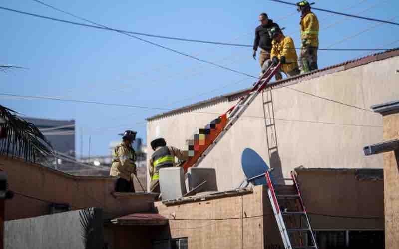 Hombre muere electrocutado en techo de vivienda en Real de San ...