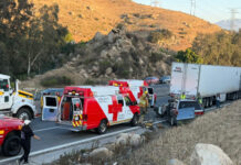 Aparatoso accidente en la carretera libre Tecate-Tijuana deja una mujer sin vida y varios lesionados