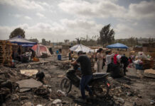 Entre cenizas familias del Cañón del Padre buscan comenzar de nuevo tras incendio que consumió sus casas