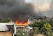 Fuerte incendio consume viviendas sobre la Vía Rápida Alamar